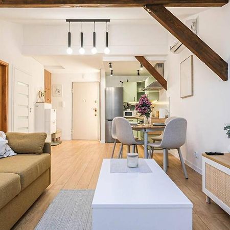 Apartamento Cozy Loft Under The Wawel Sky Cracovia Exterior foto