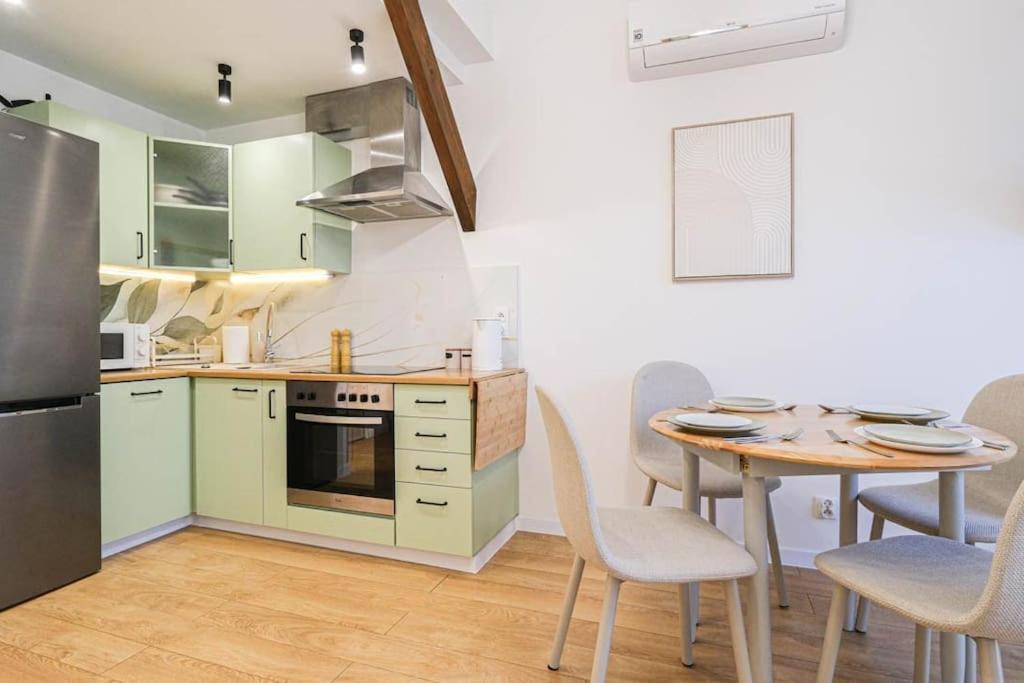 Apartamento Cozy Loft Under The Wawel Sky Cracovia Exterior foto